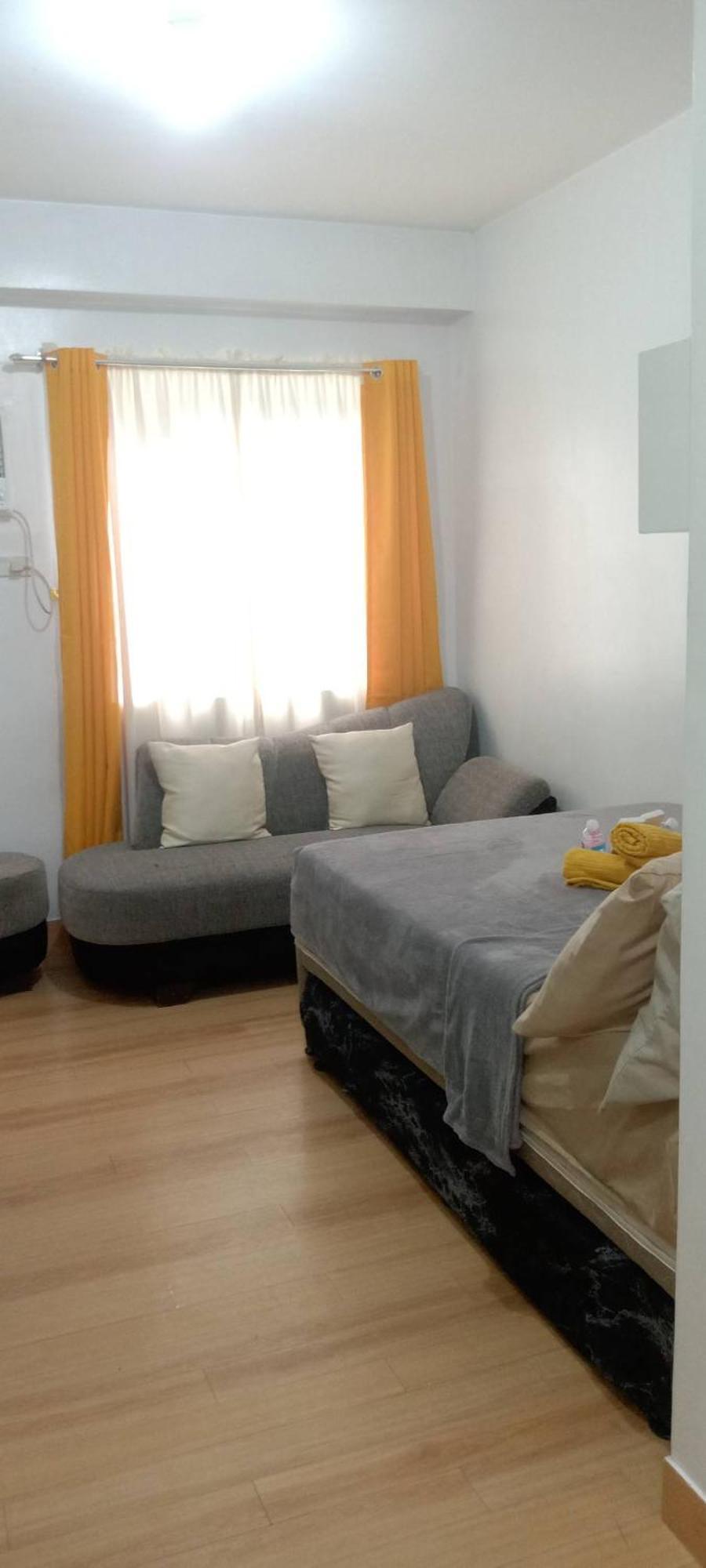 Trees Residences Lynnette's Place Hotel 2*